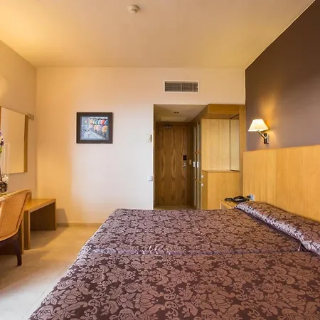Alba Seleqtta 4* Льорет-де-Мар